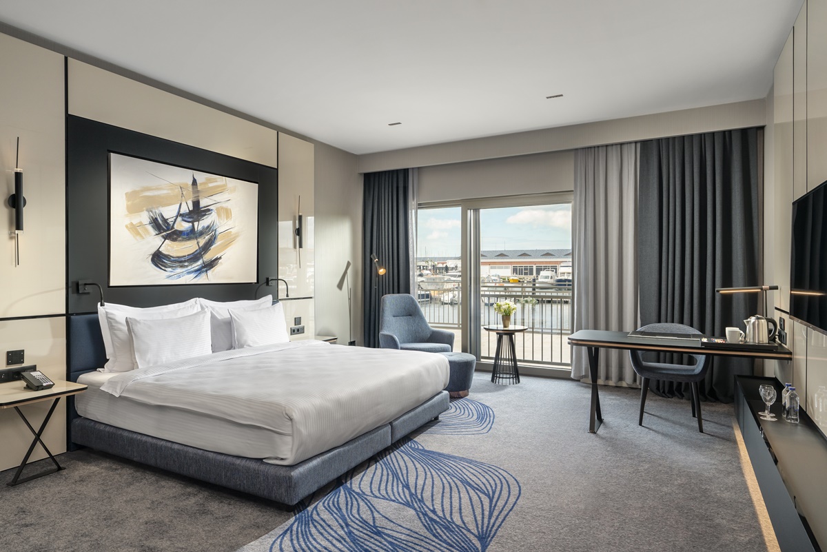 Club Room with Sea View