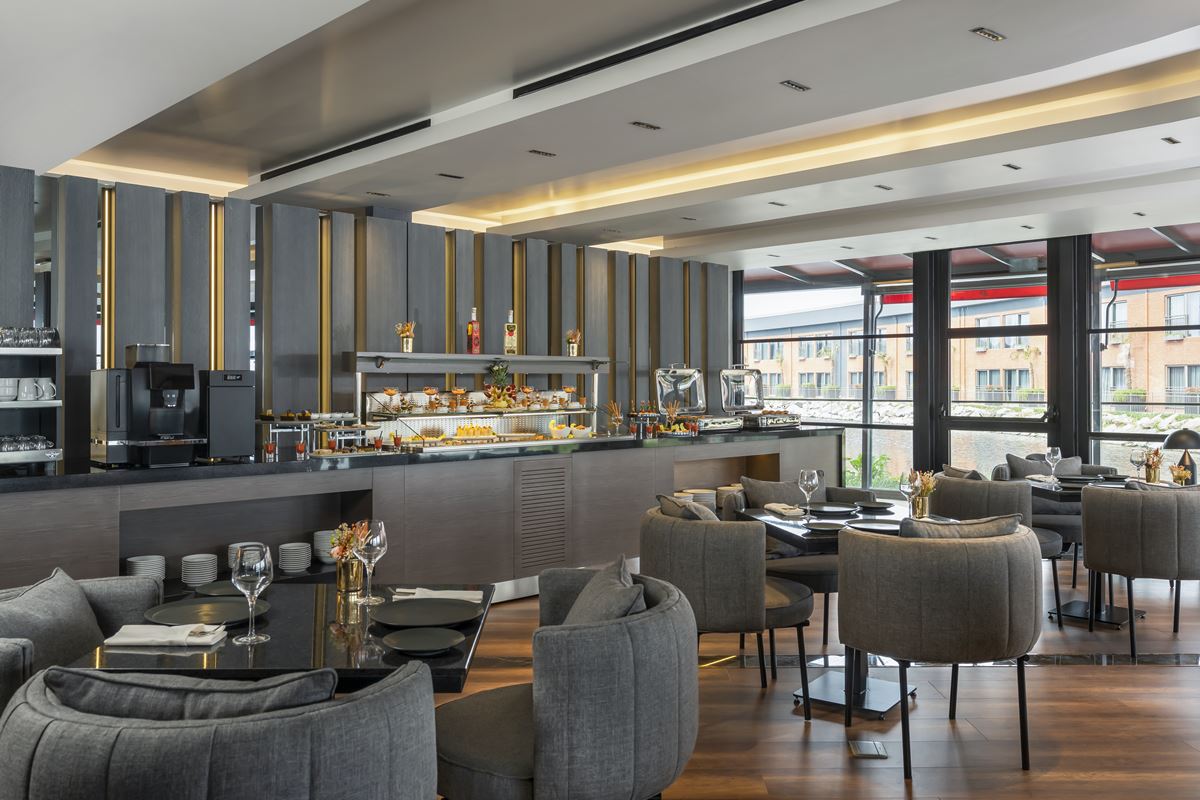 Executive Club Lounge